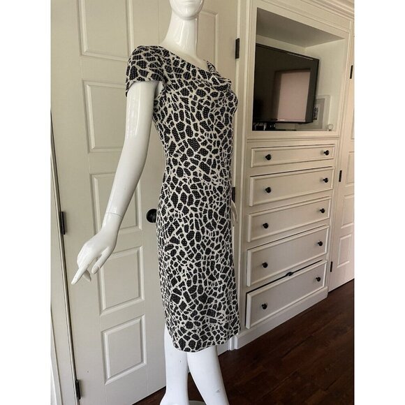 ST JOHN Evening Santana Knit Cocktail Dress Metallic Shimmer Studs Black White 4 - Picture 6 of 16